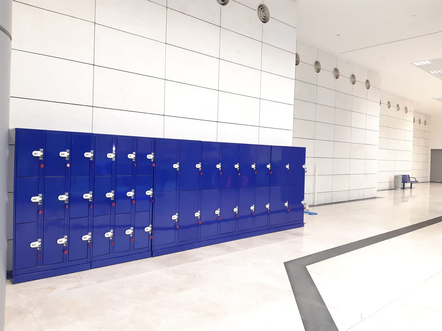 lockers in Jerusalem Navon train station