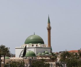 Minarett und Kuppel der Al-Jazzar Moschee in Akko